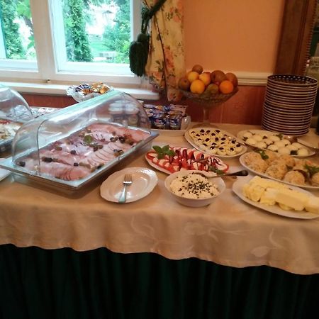 Hotel Garden Boleslawiec  Ngoại thất bức ảnh