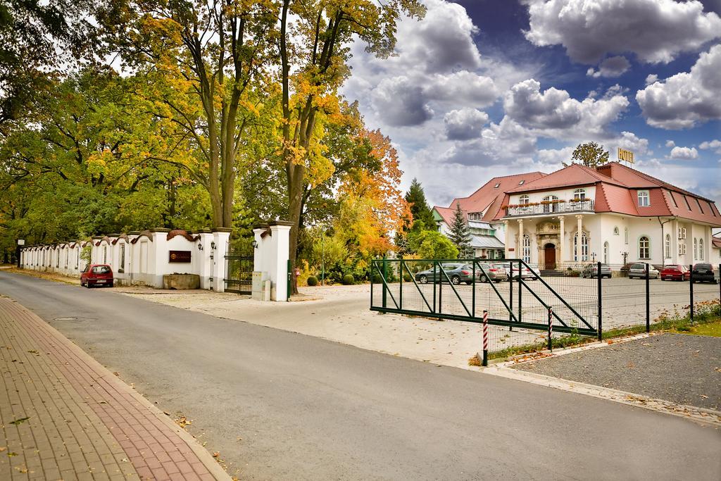 Hotel Garden Boleslawiec  Ngoại thất bức ảnh