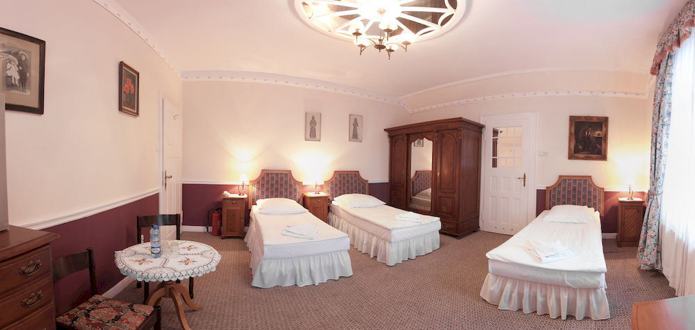 Hotel Garden Boleslawiec  Ngoại thất bức ảnh