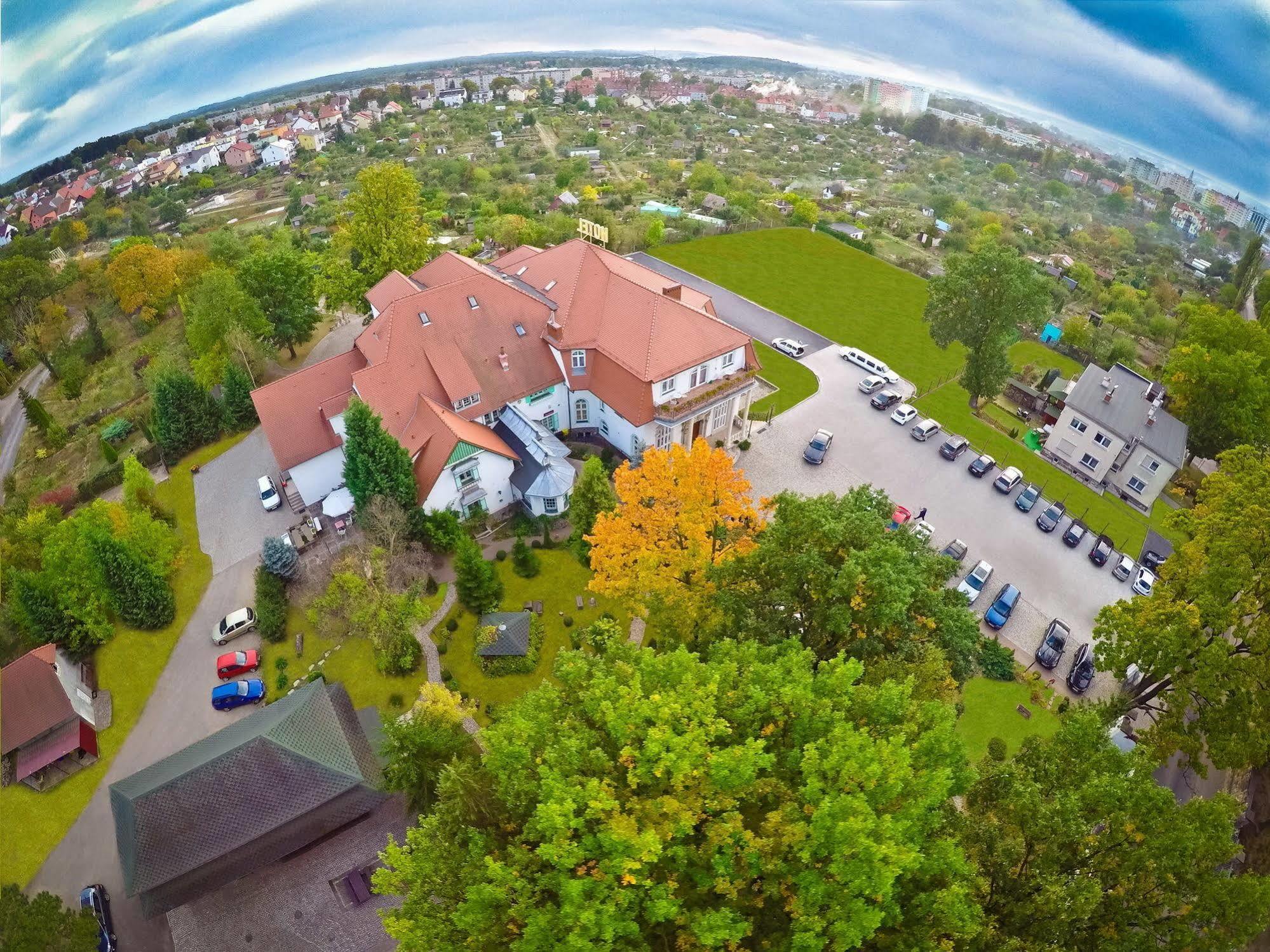 Hotel Garden Boleslawiec  Ngoại thất bức ảnh