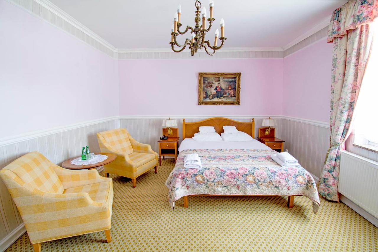 Hotel Garden Boleslawiec  Ngoại thất bức ảnh